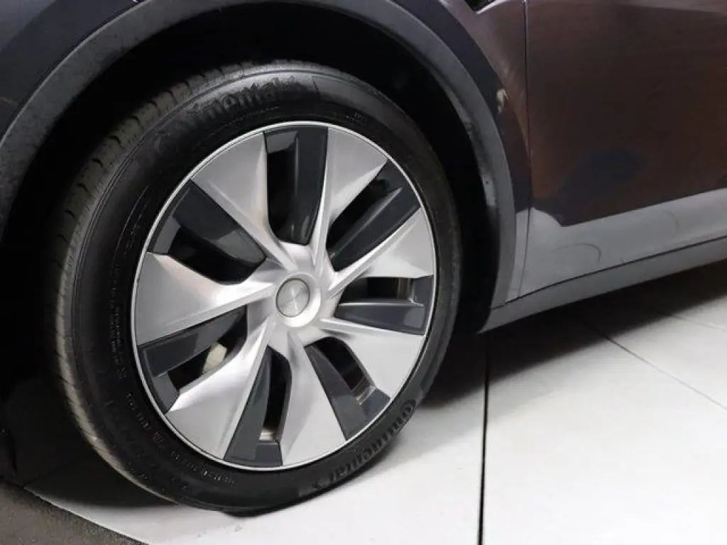 Tesla Model Y 2023 AWD 4dr Crossover