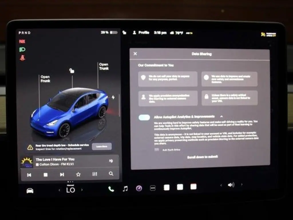 Tesla Model Y 2023 AWD 4dr Crossover