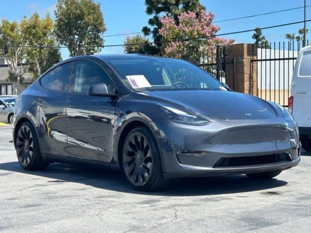 Tesla Model Y 2024 AWD Performance 4dr Crossover