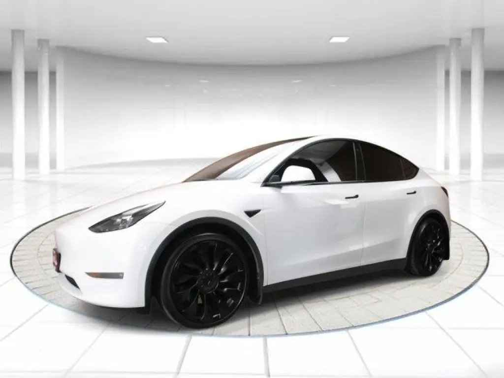 Tesla Model Y 2022 AWD Performance 4dr Crossover