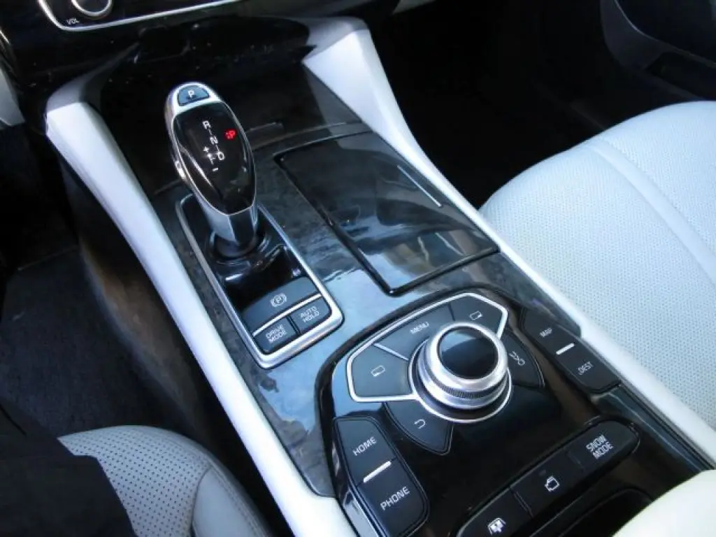 2015 KIA K900