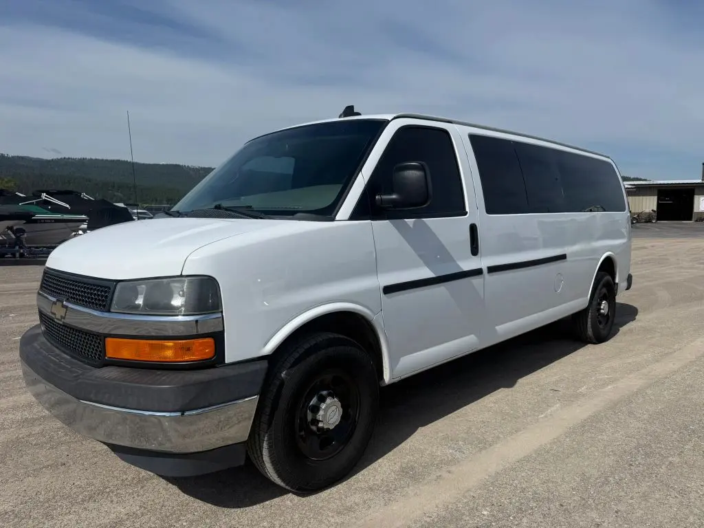 2017 CHEVROLET EXPRESS 3500 PASSENGER