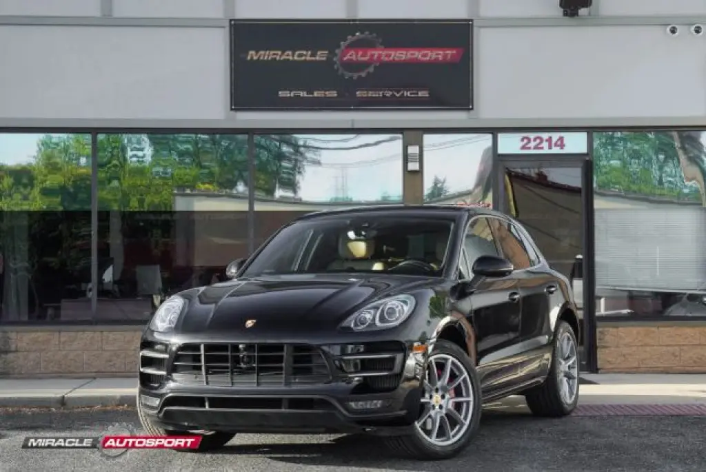 2017 PORSCHE MACAN