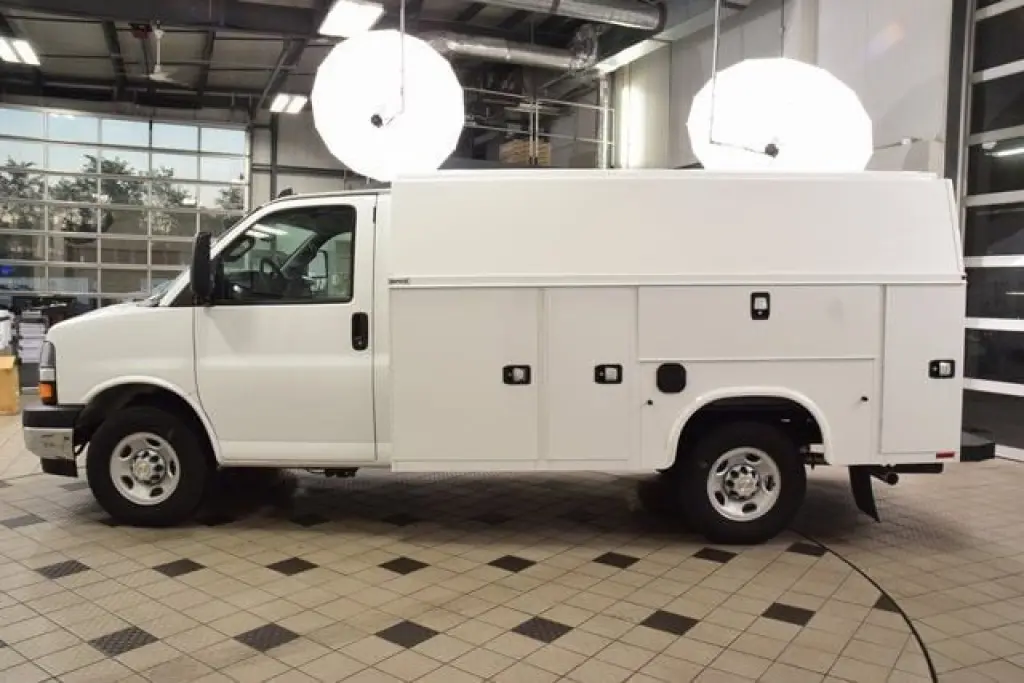 2025 Chevrolet Express Cutaway 3500