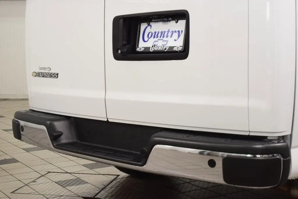 2024 Chevrolet Express Passenger 3500