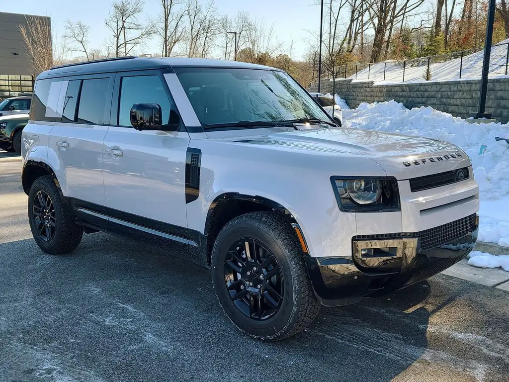 2026 Land Rover Defender 110