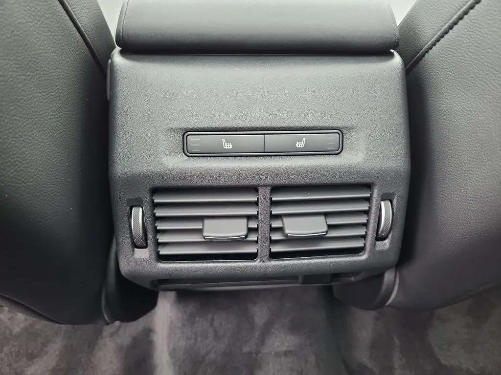 2025 Land Rover Discovery Sport
