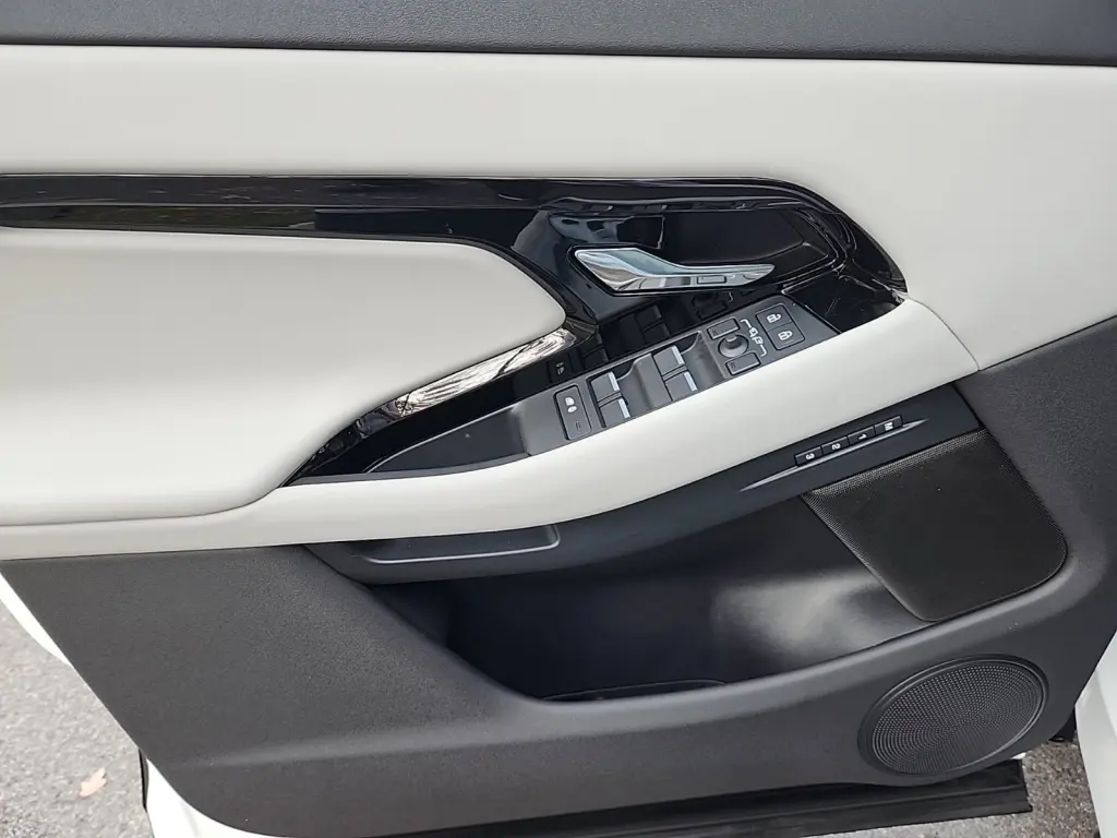 2025 Land Rover Range Rover Evoque