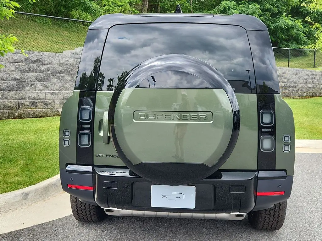 2026 Land Rover Defender 130
