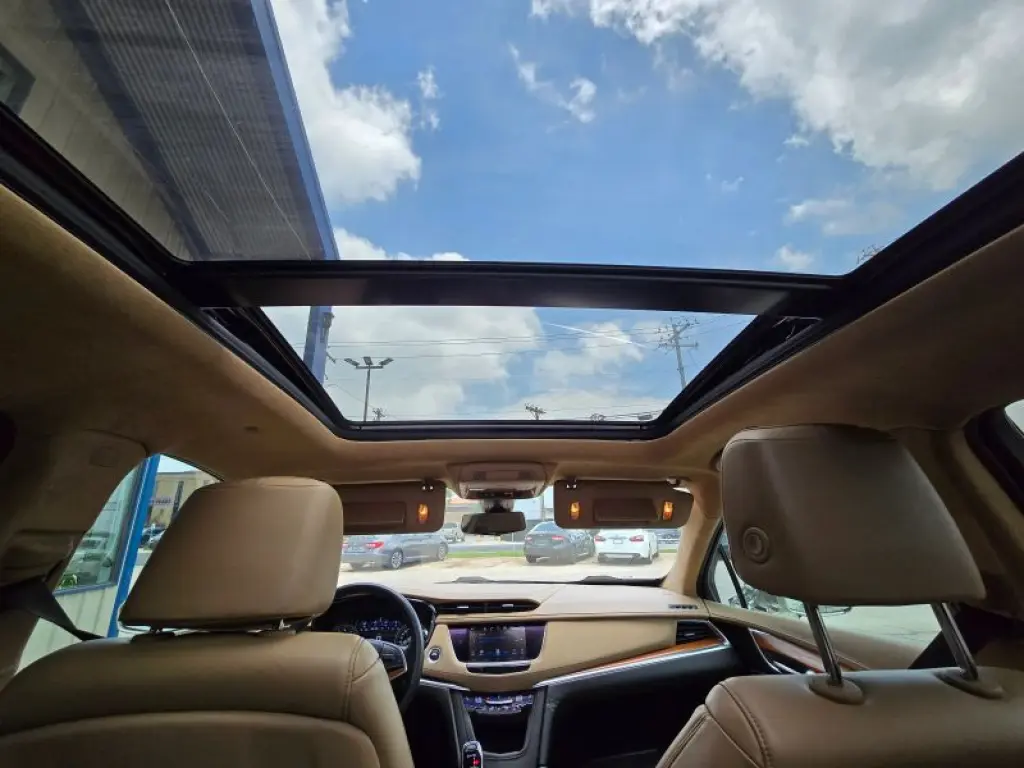 2017 CADILLAC XT5