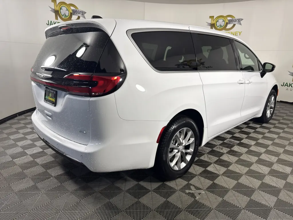 2026 Chrysler Pacifica