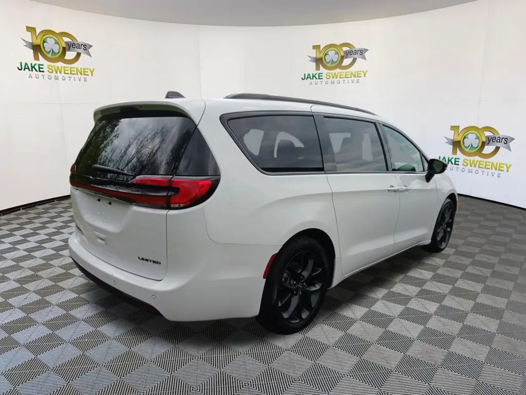2025 Chrysler Pacifica
