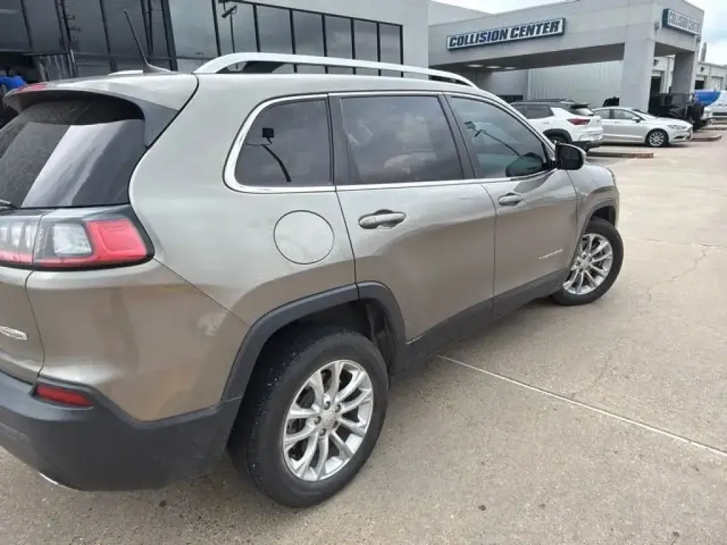 Jeep Cherokee 2019 Latitude 4dr SUV