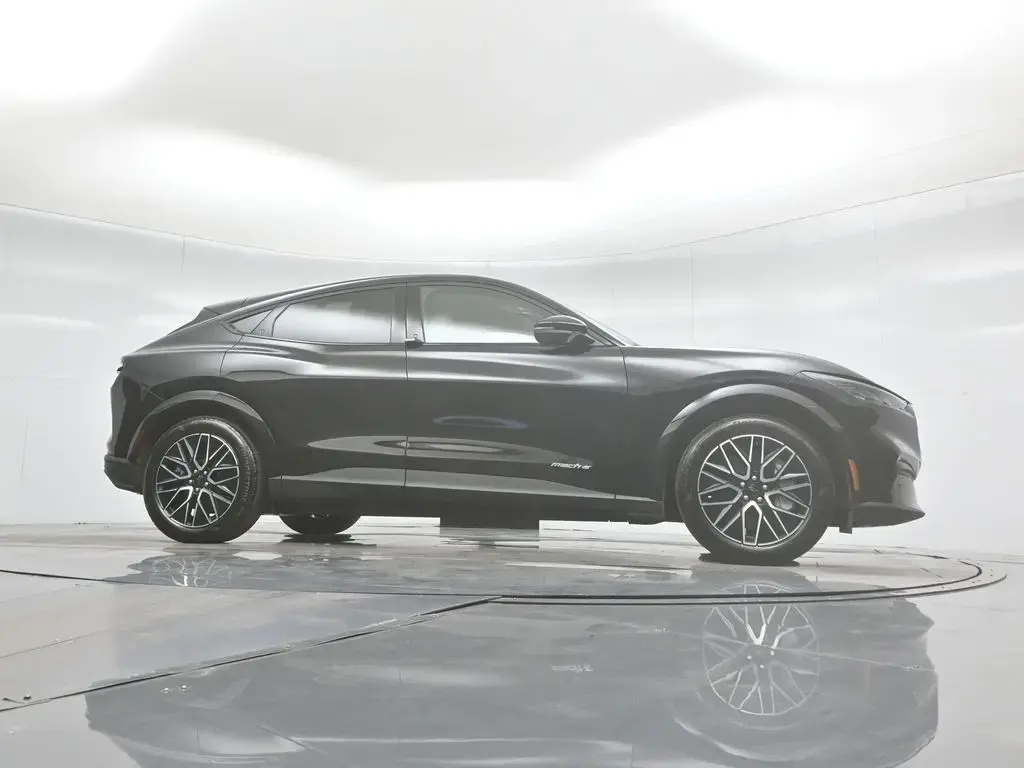 Ford Mustang Mach-E 2025 Premium 4dr SUV