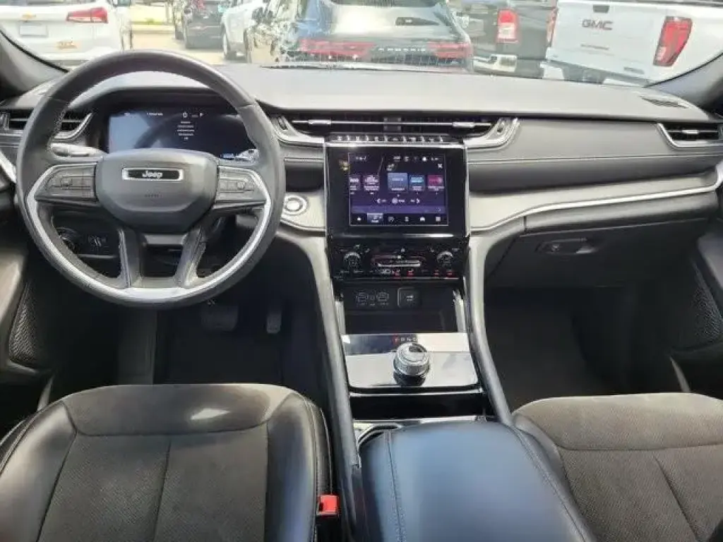 Jeep Grand Cherokee L 2023 4x2 Laredo X 4dr SUV
