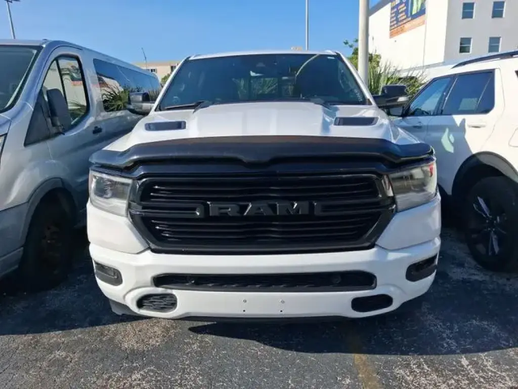 Ram 1500 2021 4x2 Laramie 4dr Crew Cab 5.6 ft. SB Pickup