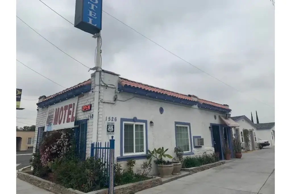 CUARTO DE RENTA EN RIALTO