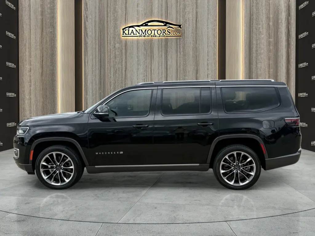 2022 Jeep Wagoneer
