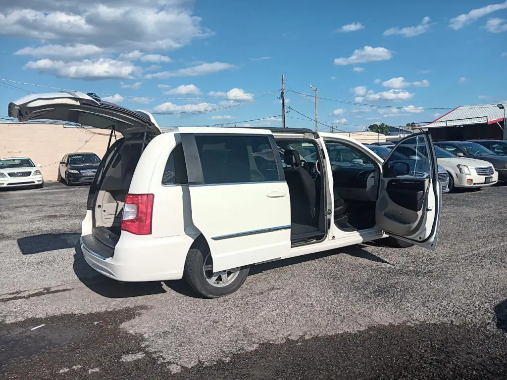 2012 Chrysler Town & Country