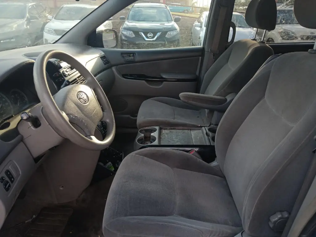 2004 Toyota Sienna