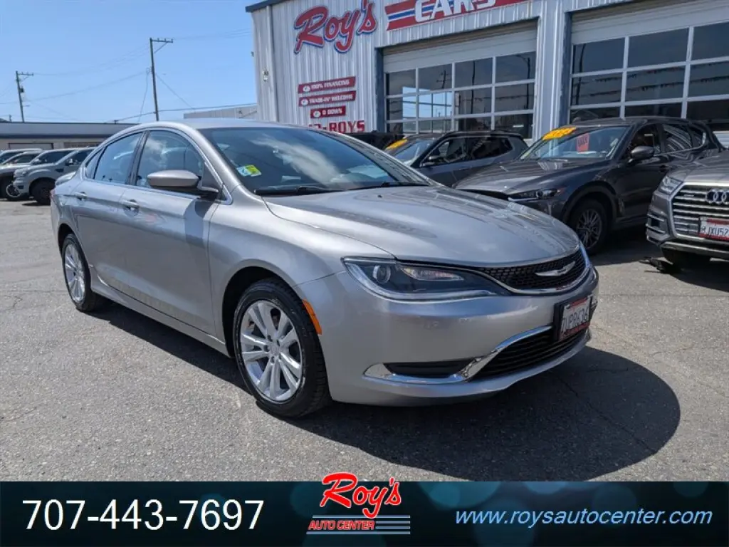 2016 Chrysler 200 Series Limited 4-Door Sedan