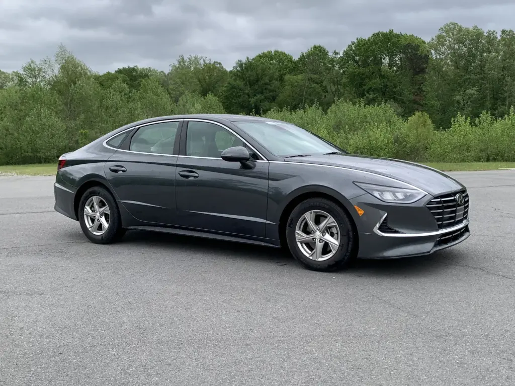 2023 HYUNDAI SONATA SE