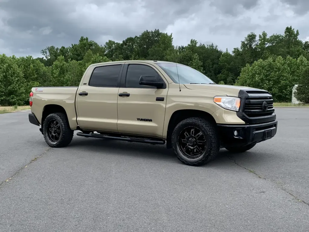 2017 TOYOTA TUNDRA CREWMAX SR5