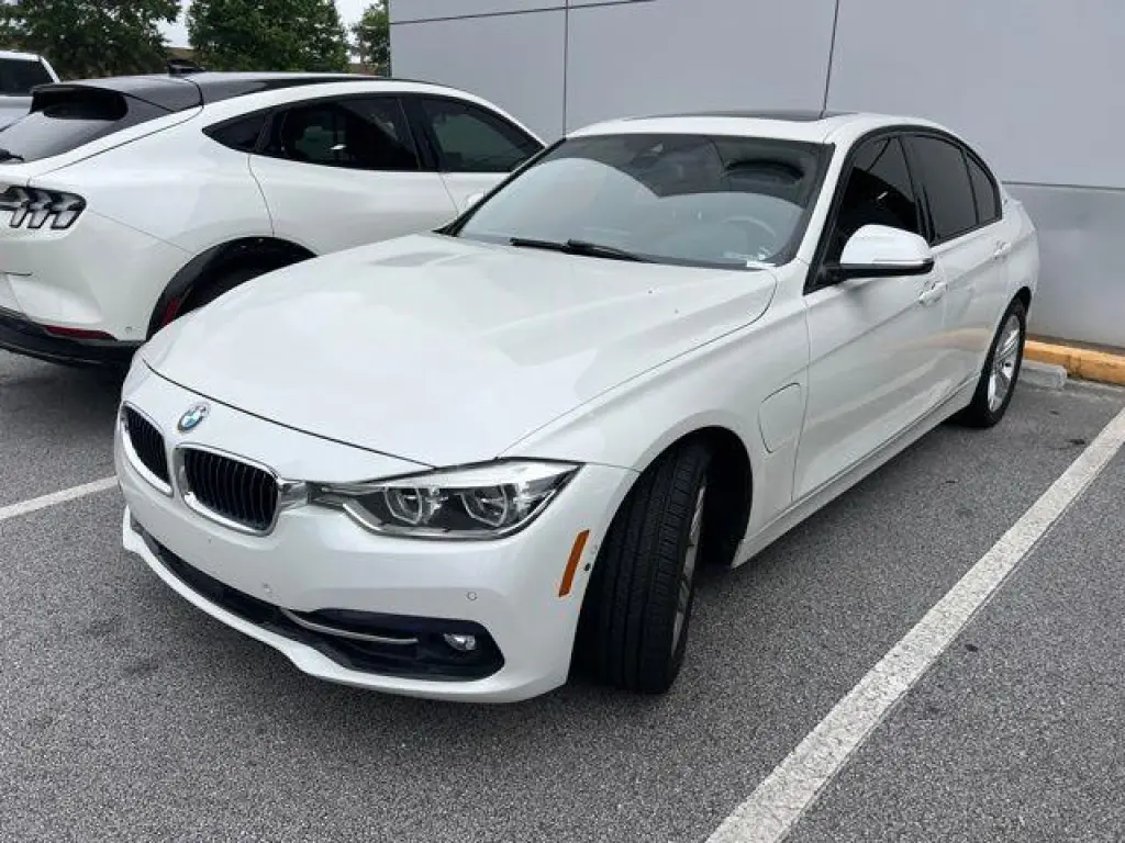 BMW 3 Series 2016 330e 4dr Sedan