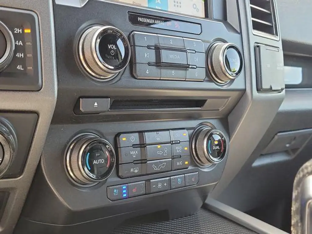 Ford F-150 2018 4x4 Raptor 4dr SuperCrew 5.5 ft. SB