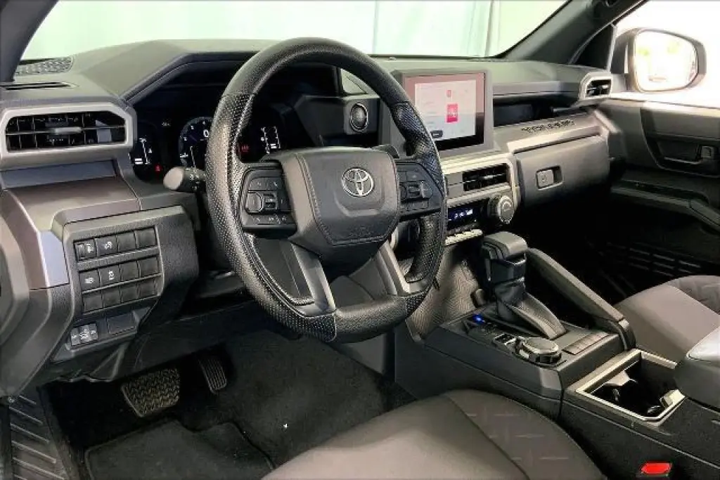 Toyota Tacoma 2025 4x4 SR5 4dr Double Cab 5.0 ft SB