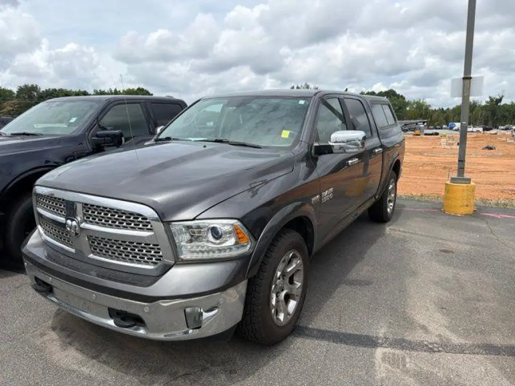 Ram 1500 2017 4x4 Laramie 4dr Crew Cab 5.5 ft. SB Pickup
