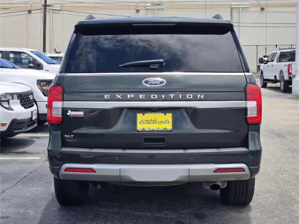 Ford Expedition 2023 4x2 XLT 4dr SUV