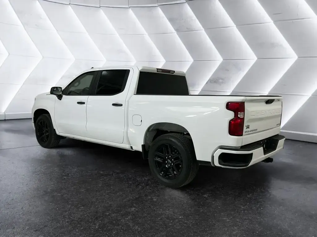 Chevrolet Silverado 1500 2024 4x2 Custom 4dr Crew Cab 5.8 ft. SB