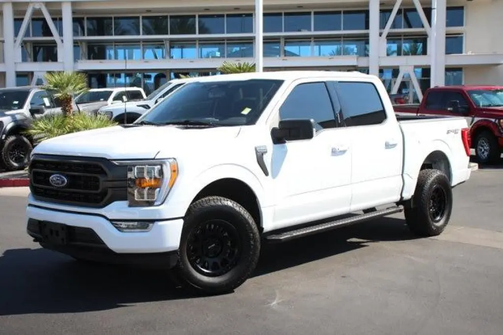 Ford F-150 2023 4x4 XL 4dr SuperCrew 5.5 ft. SB