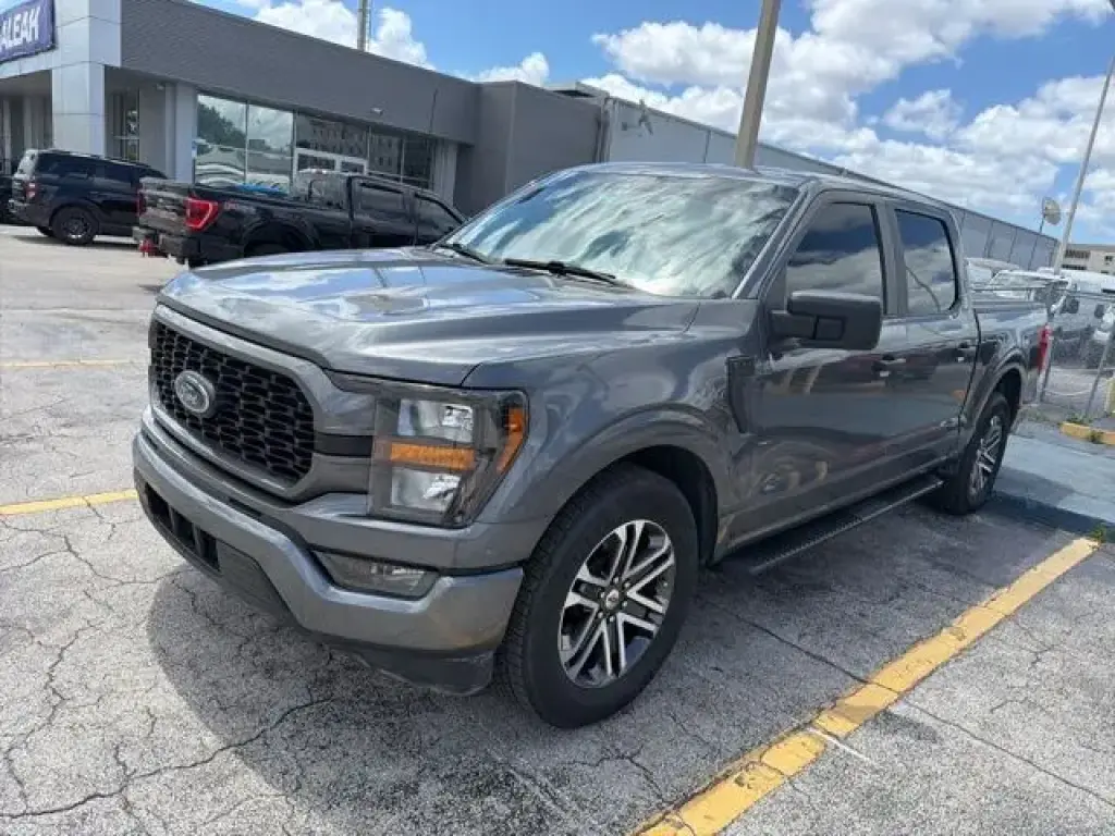Ford F-150 2023 4x2 XL 4dr SuperCrew 5.5 ft. SB