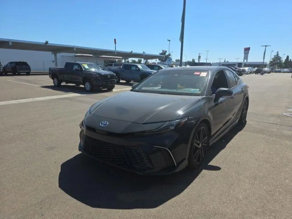 Toyota Camry 2025 SE 4dr Sedan