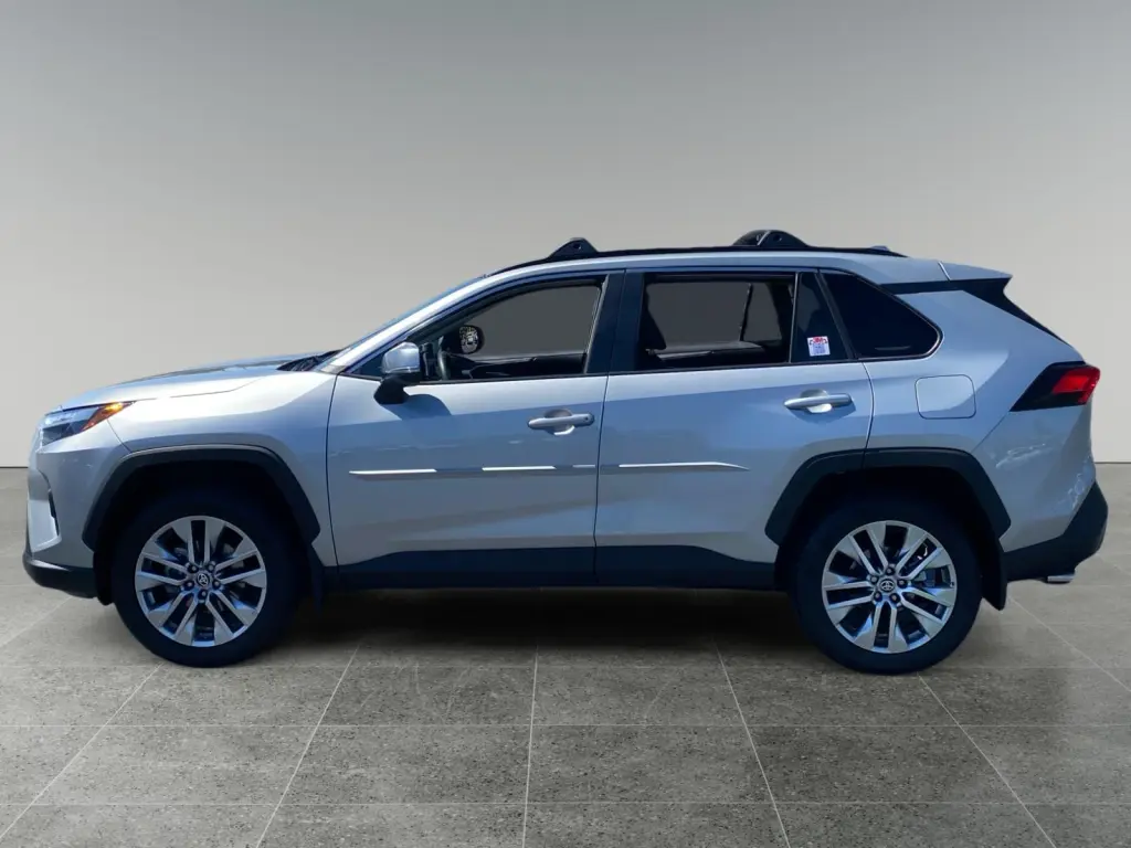 Toyota RAV4 2024 AWD XLE Premium 4dr SUV