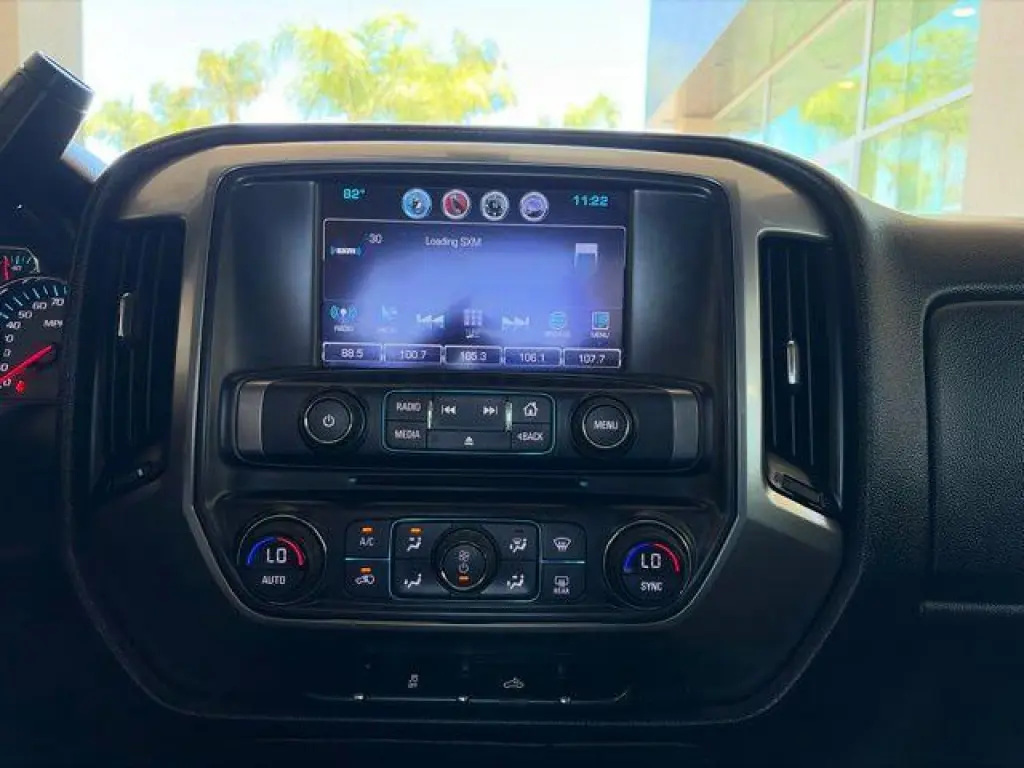 Chevrolet Silverado 1500 2017 4x2 LT 4dr Crew Cab 5.8 ft. SB