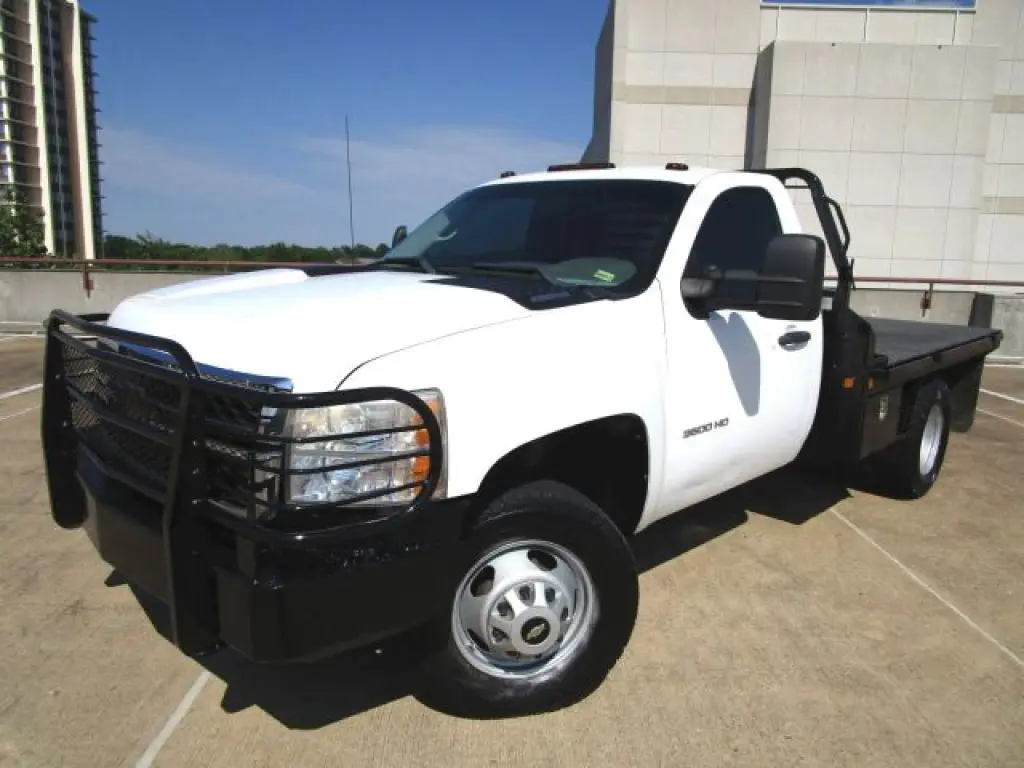 2011 CHEVROLET SILVERADO 3500 HD REGULAR CAB & CHASSIS