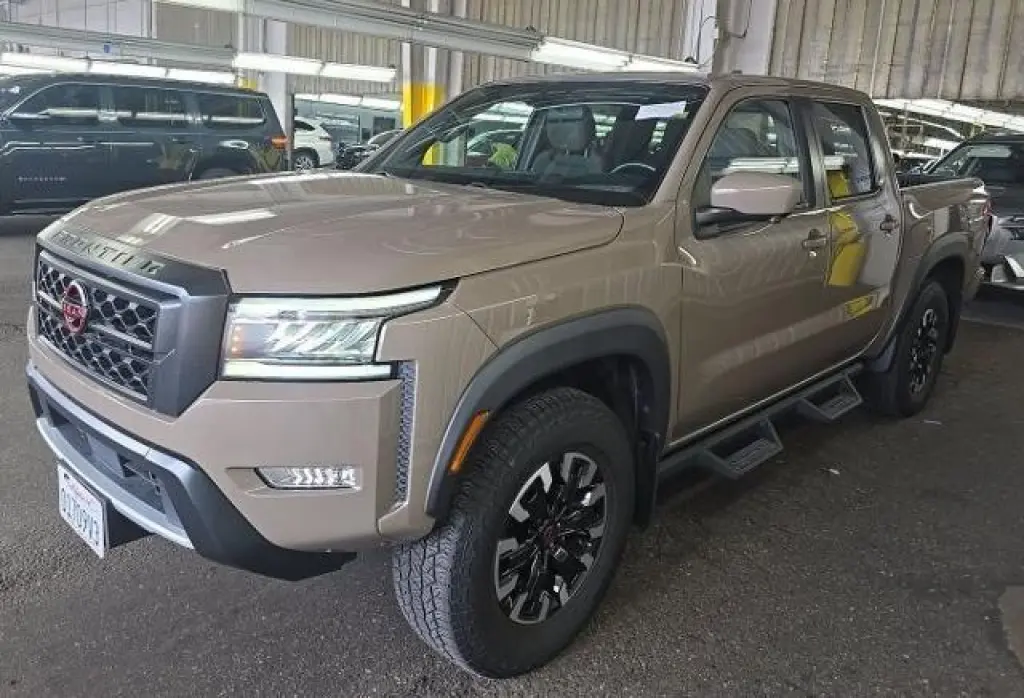 Nissan Frontier 2023 4x4 PRO-4X 4dr Crew Cab 5 ft. SB