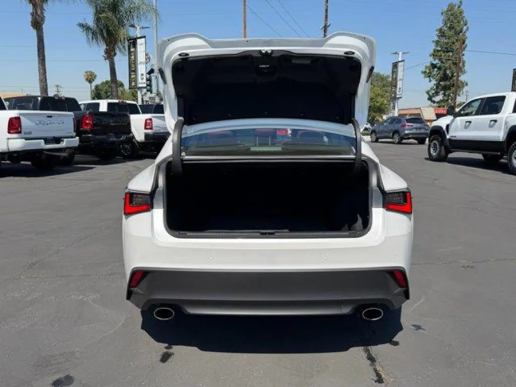 Lexus IS 300 2023 4dr Sedan