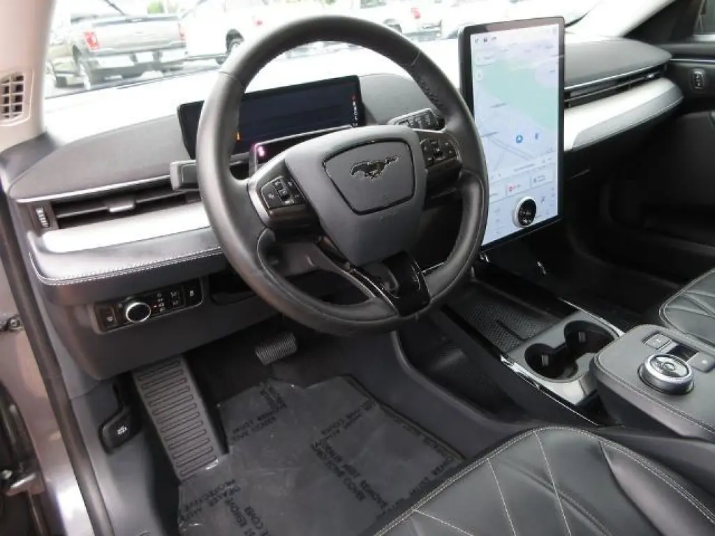 Ford Mustang Mach-E 2023 Select 4dr SUV