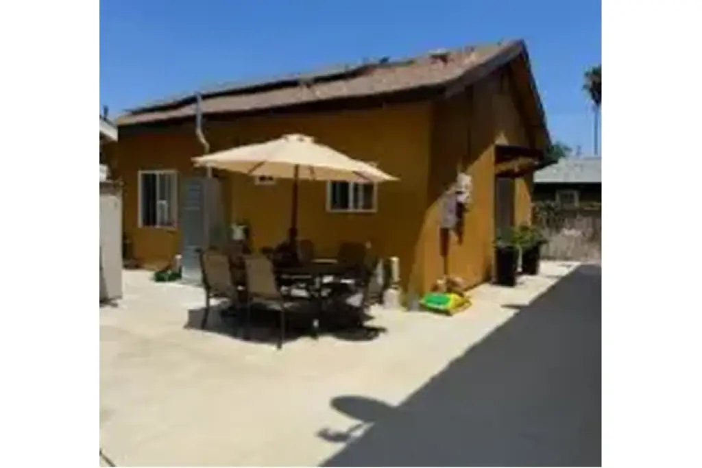 BELL /90201 CASA EN RENTA