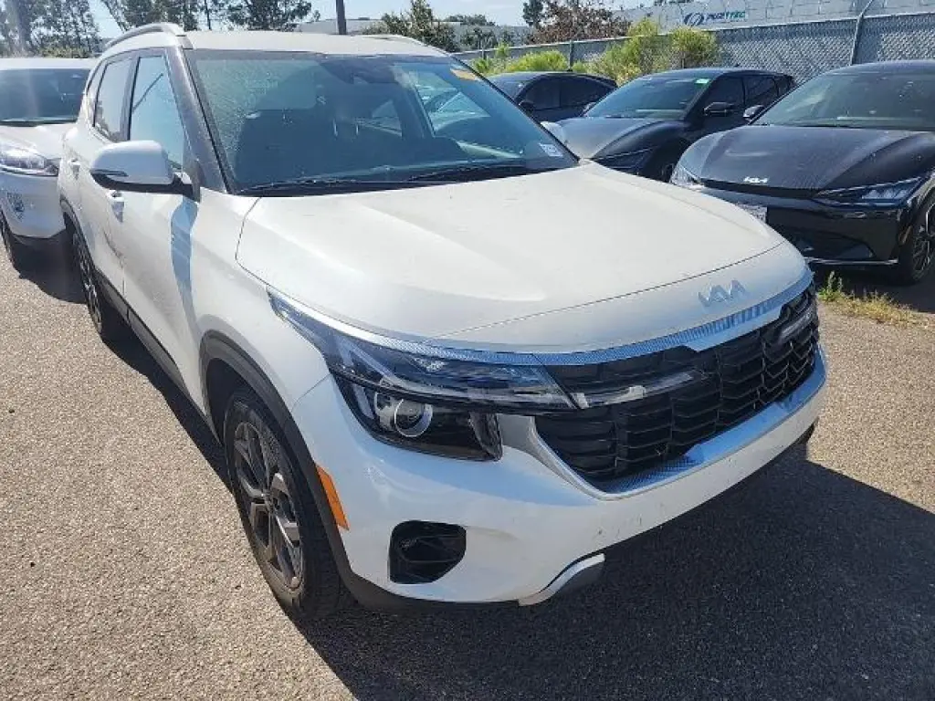 Kia Seltos 2024 S 4dr SUV