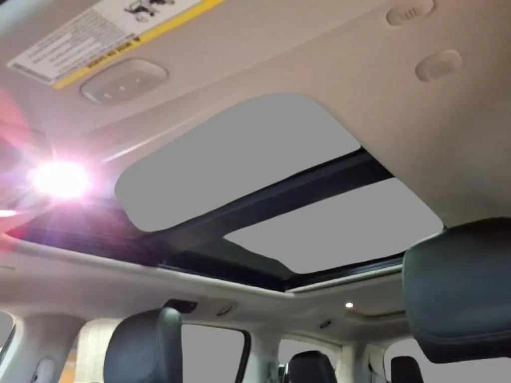 Chrysler Pacifica 2020 Limited Red S 4dr Mini-Van