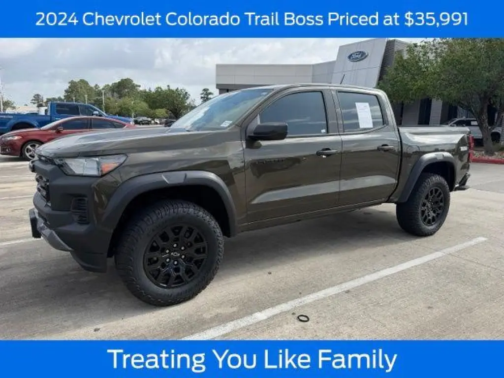 Chevrolet Colorado 2024 4x4 Trail Boss 4dr Crew Cab 5 ft. SB