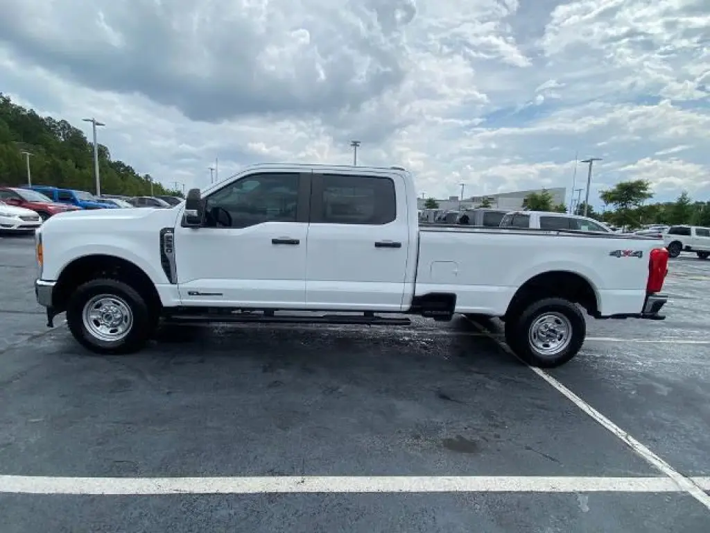 Ford F-250 Super Duty 2023 4x4 King Ranch 4dr Crew Cab 6.8 ft. SB Pickup