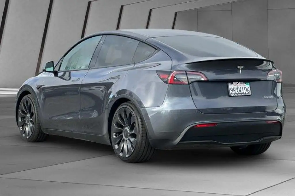 Tesla Model Y 2022 AWD Performance 4dr Crossover
