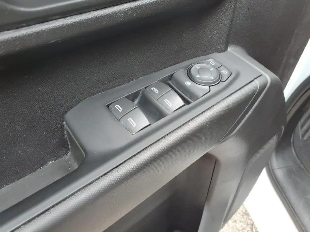 Chevrolet Silverado 1500 2023 4x2 Custom 4dr Crew Cab 5.8 ft. SB