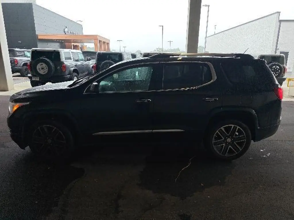 GMC Acadia 2017 4x4 Denali 4dr SUV